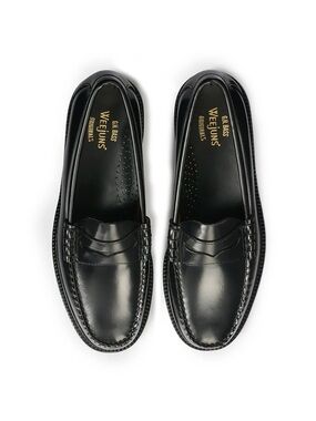 Weejuns Woman’s Black Lug Sole Penny Loafers, 6